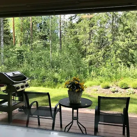 Bright And New House In The Nature Huvilat *